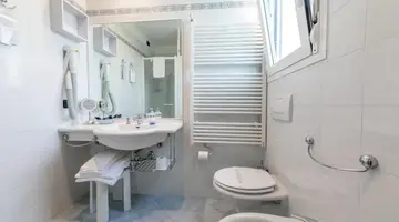 HELIOS HOTEL