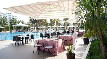 Henry Resort & SPA