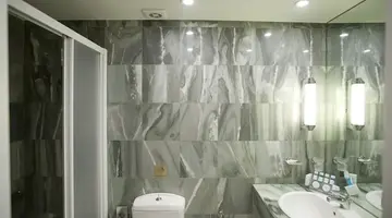 Hera Hotel