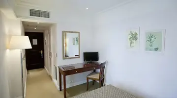 Hera Hotel
