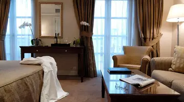 Hera Hotel