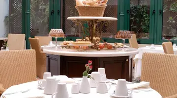 Hera Hotel