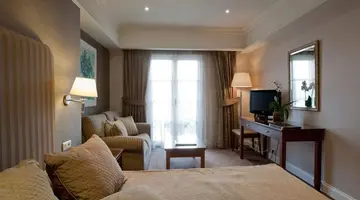 Hera Hotel