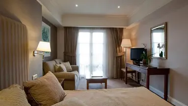 Hera Hotel