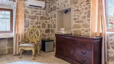 Heritage Palace Varos