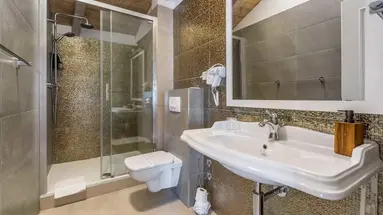 Heritage Palace Varos