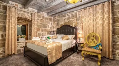 Heritage Palace Varos