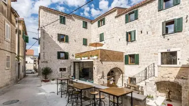 Heritage Palace Varos