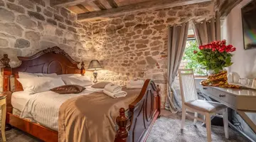 Heritage Palace Varos