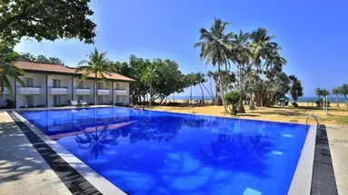Hibiscus Beach Hotel & Villas