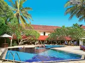 Hibiscus Beach Hotel & Villas
