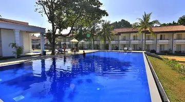 HIBISCUS BEACH HOTEL