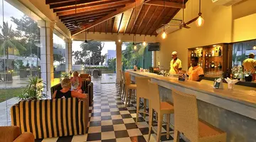 HIBISCUS BEACH HOTEL