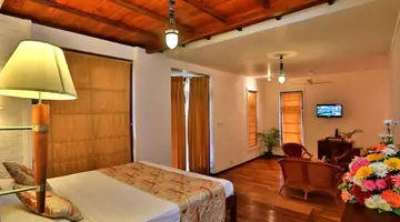 HIBISCUS BEACH HOTEL