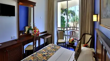 HIBISCUS BEACH HOTEL