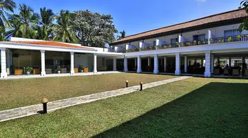HIBISCUS BEACH HOTEL