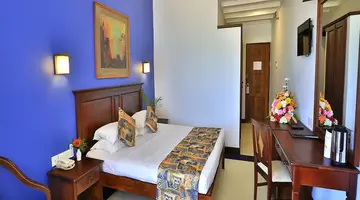 HIBISCUS BEACH HOTEL