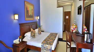 HIBISCUS BEACH HOTEL
