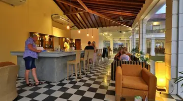 HIBISCUS BEACH HOTEL