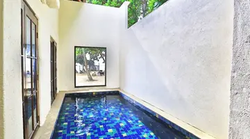 HIBISCUS BEACH HOTEL