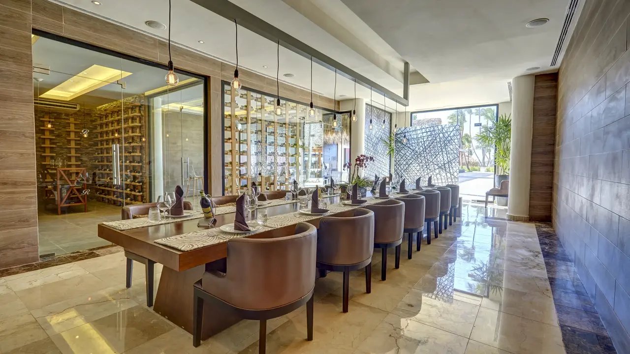 HIDEAWAY AT ROYALTON PUNTA CANA
