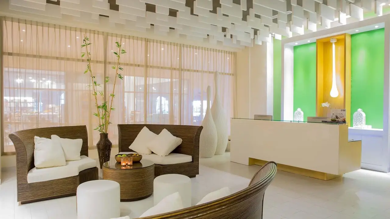 HIDEAWAY AT ROYALTON PUNTA CANA