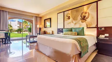 HIDEAWAY AT ROYALTON PUNTA CANA
