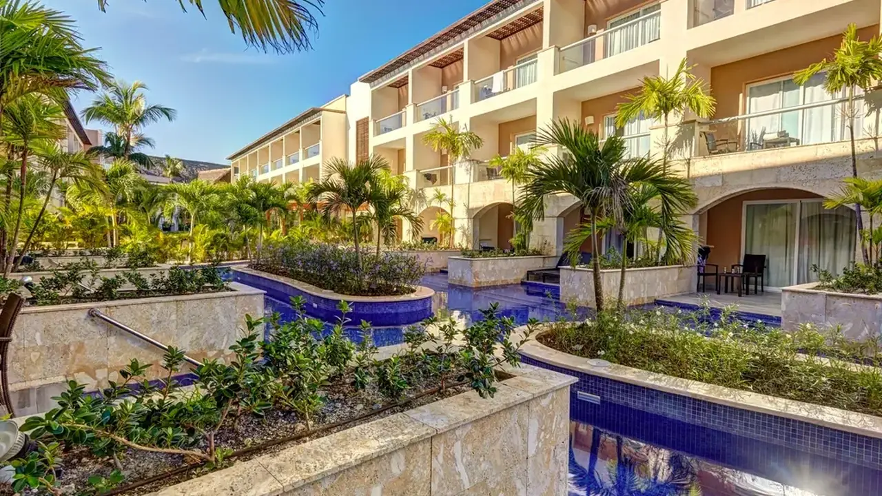 HIDEAWAY AT ROYALTON PUNTA CANA