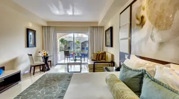 HIDEAWAY AT ROYALTON PUNTA CANA