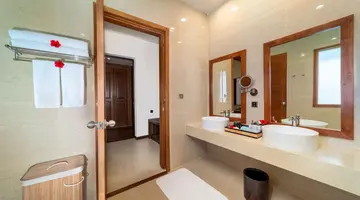 HIDEAWAY BEACH RESORT & SPA