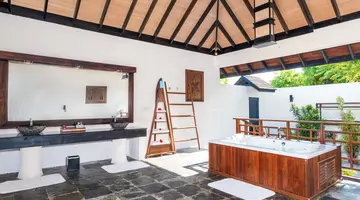 HIDEAWAY BEACH RESORT & SPA