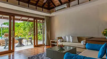 HIDEAWAY BEACH RESORT & SPA
