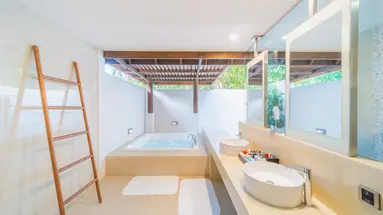 HIDEAWAY BEACH RESORT & SPA