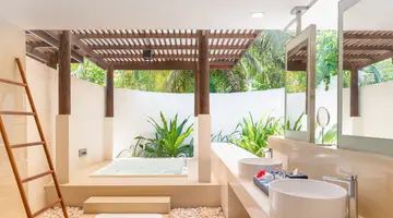 HIDEAWAY BEACH RESORT & SPA