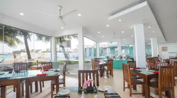 HIKKADUWA BEACH
