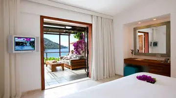 HILLSIDE BEACH CLUB