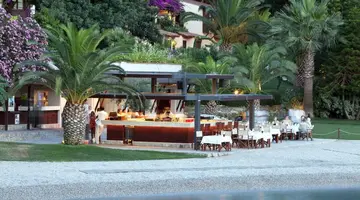 HILLSIDE BEACH CLUB