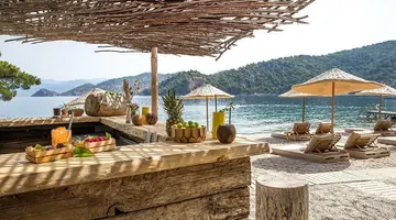 Hillside Beach Club