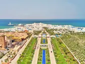 Hilton Salwa Beach Resort & Villas