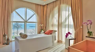 Hilton Salwa Beach Resort & Villas