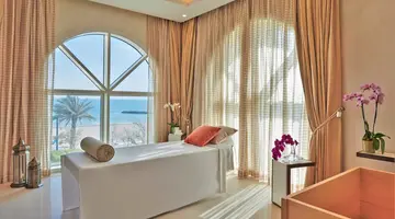 Hilton Salwa Beach Resort & Villas