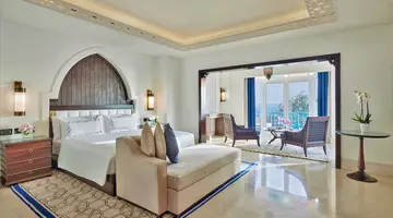 Hilton Salwa Beach Resort & Villas
