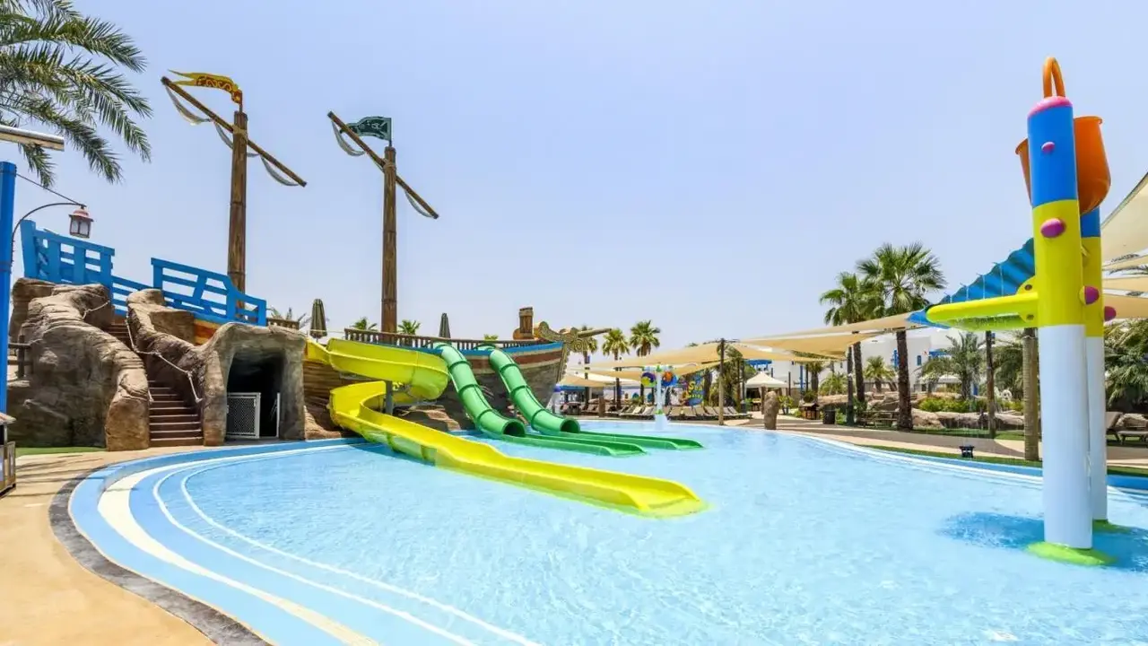 Hilton Salwa Beach Resort & Villas