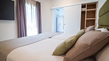 HL MIRAFLOR SUITES HOTEL