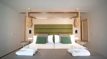 HL MIRAFLOR SUITES HOTEL