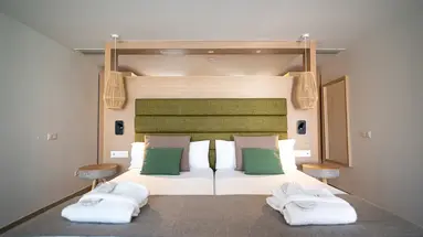 HL MIRAFLOR SUITES HOTEL