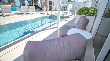 HL MIRAFLOR SUITES HOTEL
