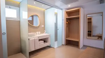 HL MIRAFLOR SUITES HOTEL