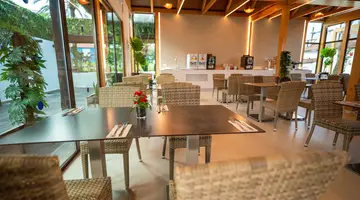 HL MIRAFLOR SUITES HOTEL
