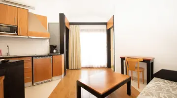 HL Miraflor Suites